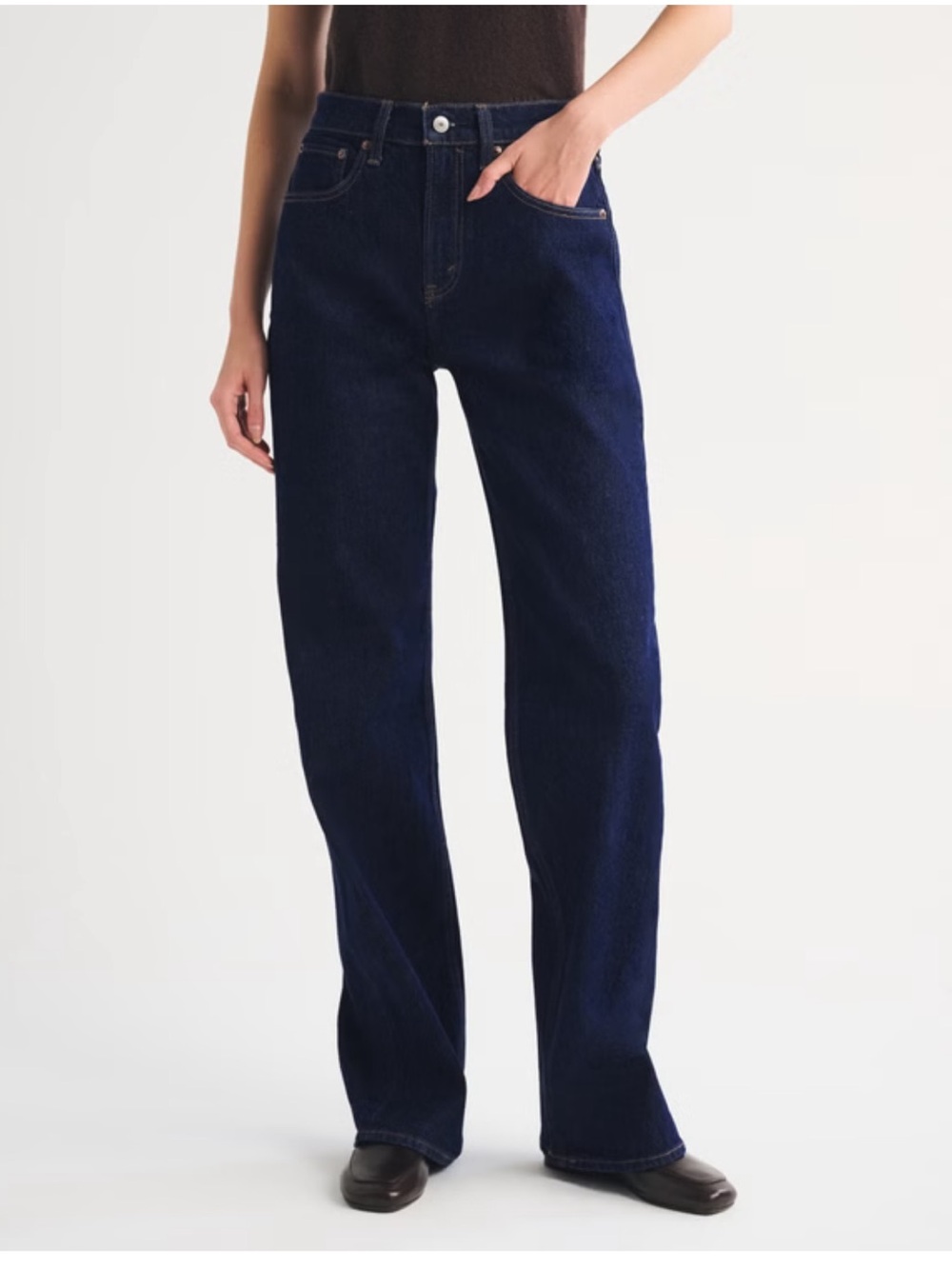 A&F 90s relaxed Jean size 28 S